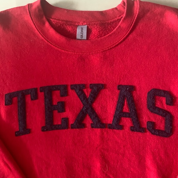Gildan Tops - Gildan’s Women’s Sweatshirt